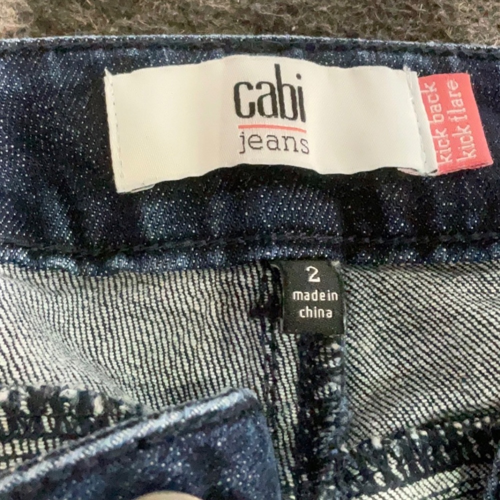 CAbi kick flare mid-rise crop blue jeans—Size 2 - Picture 3 of 4